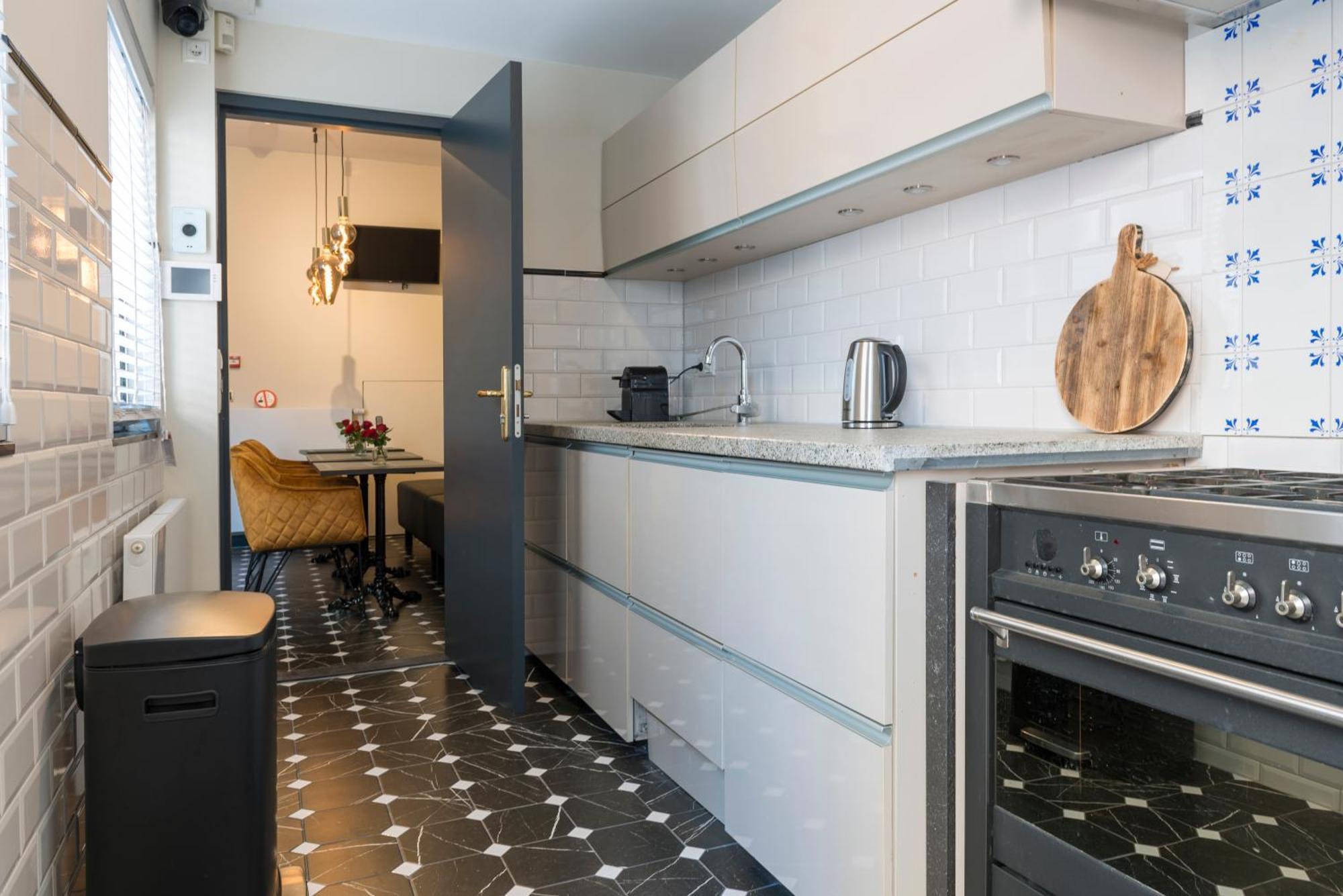 Petite Room With Wifi, Ac, And Shared Kitchen Tilburg Eksteriør billede