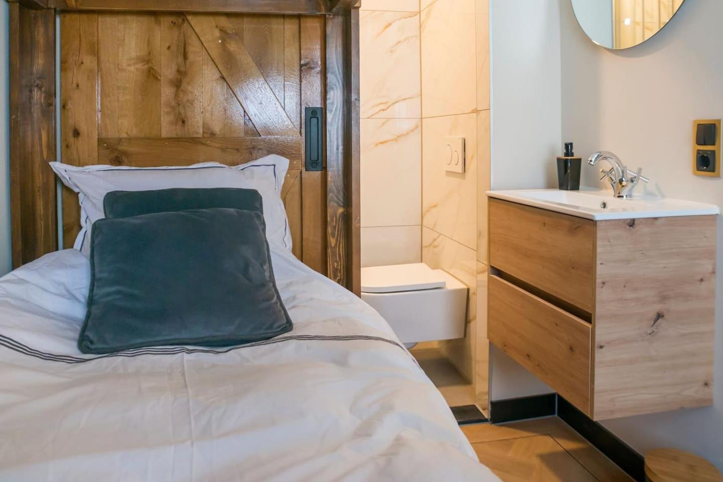 Petite Room With Wifi, Ac, And Shared Kitchen Tilburg Eksteriør billede
