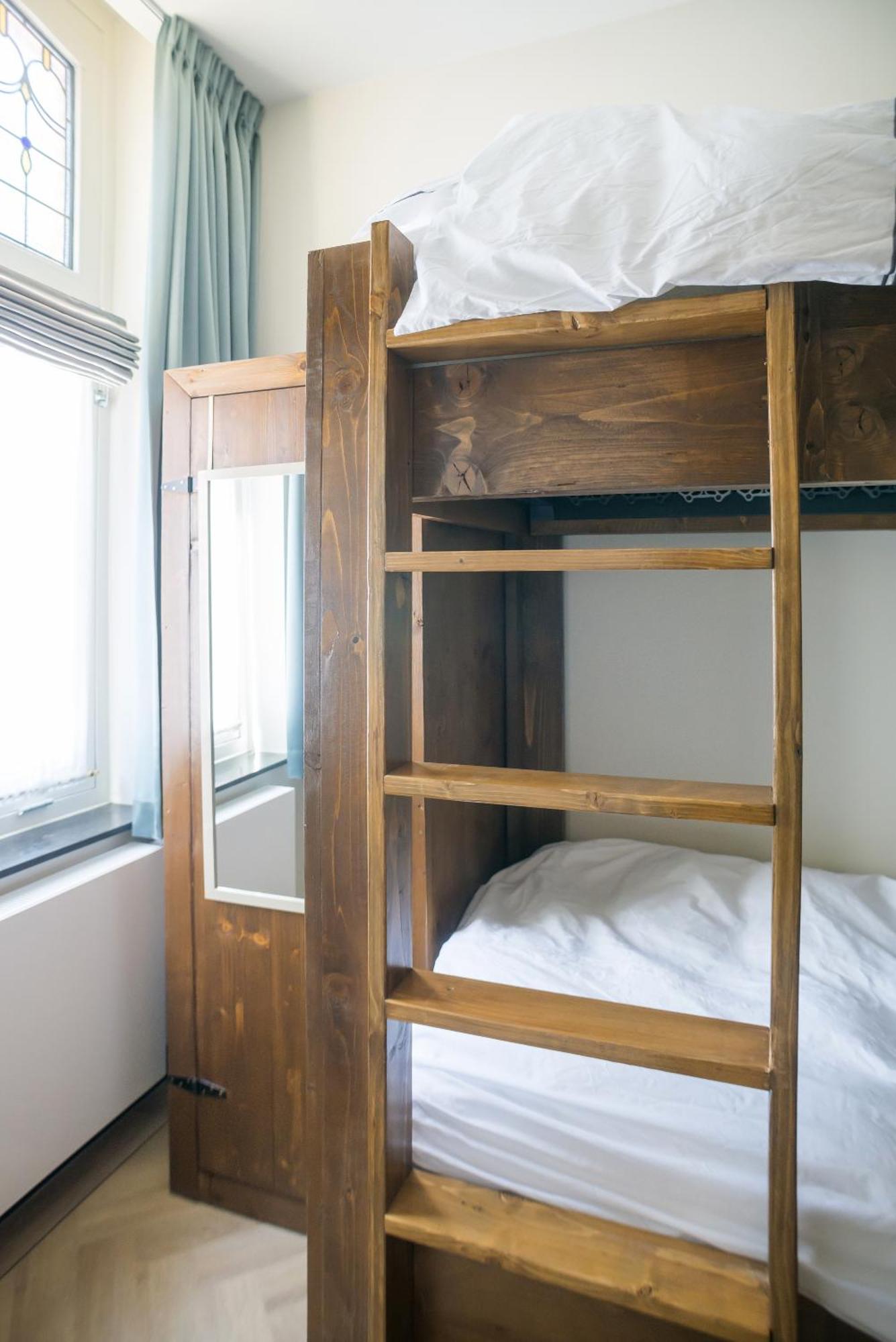 Petite Room With Wifi, Ac, And Shared Kitchen Tilburg Eksteriør billede