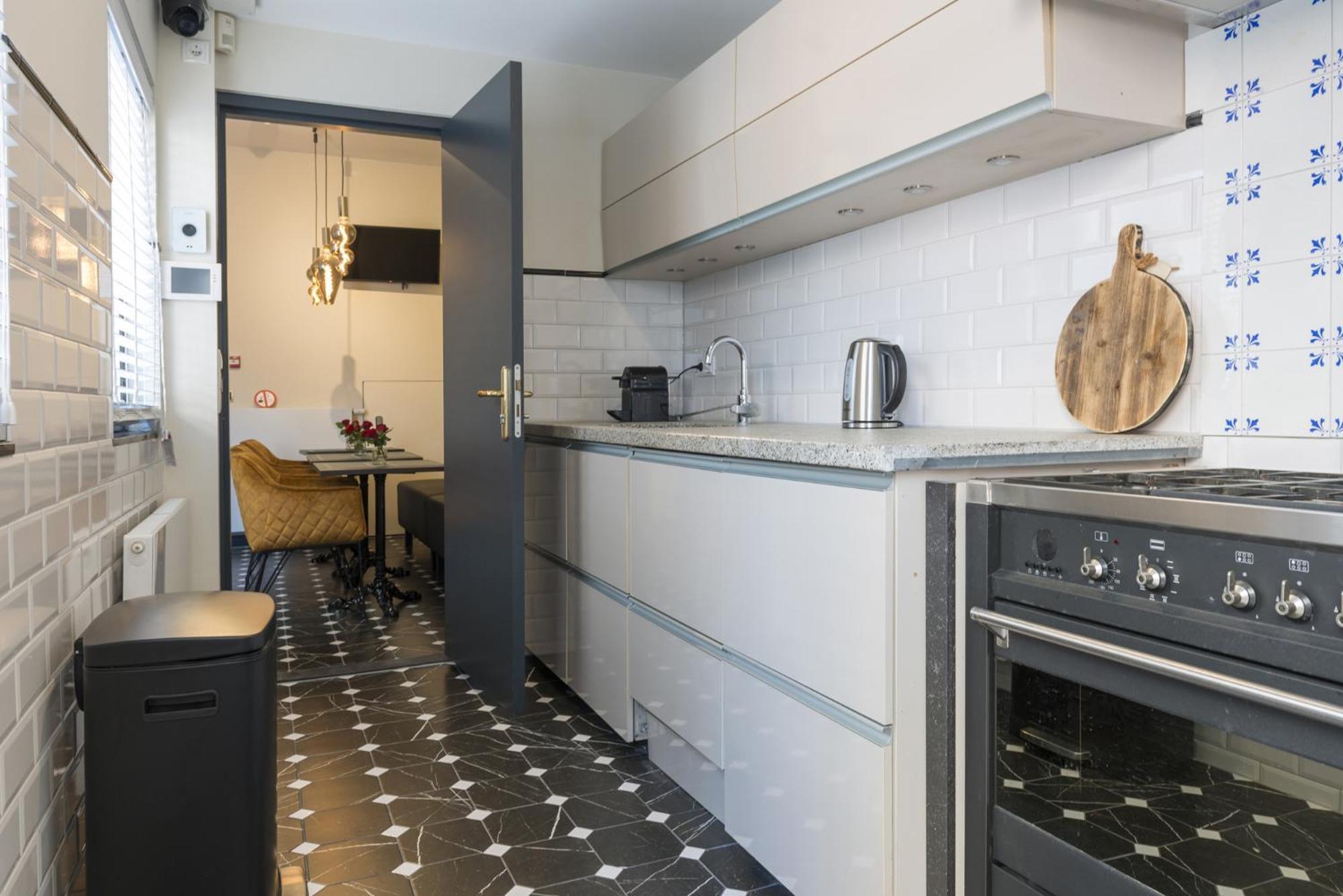 Petite Room With Wifi, Ac, And Shared Kitchen Tilburg Eksteriør billede